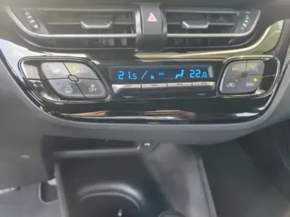 Photo 7 Toyota C-HR 1.8 Hybride 122 Dynamic