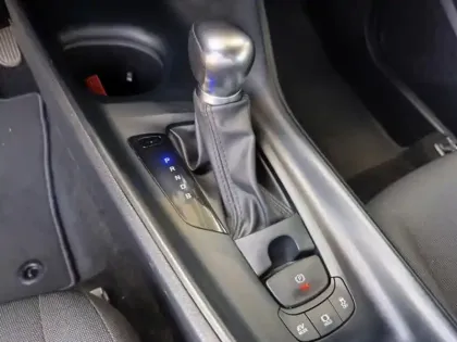 Photo 15 Toyota C-HR 1.8 Hybride 122 Dynamic