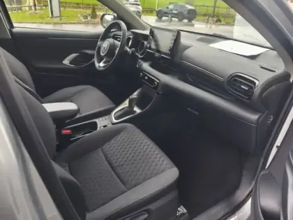 Photo 11 Toyota Yaris Hybride 116h Design