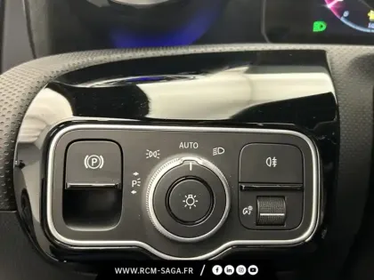 Photo 12 Mercedes Classe A 200 d AMG Line