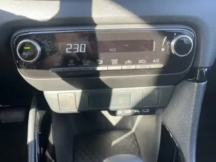 Photo 12 Toyota Yaris Hybride 116h Design