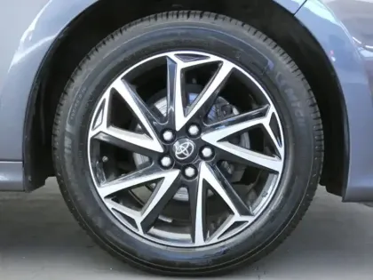 Photo 5 Toyota Yaris 120 VVT-i Design