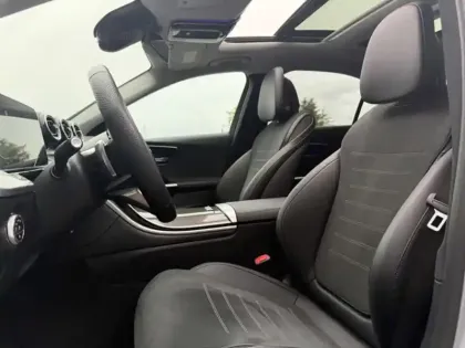 Photo 13 Mercedes Classe C Berline 300 e Hybrid EQ AMG Line