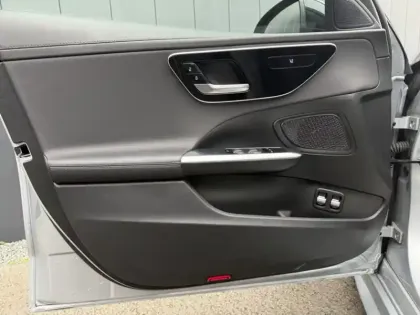 Photo 14 Mercedes Classe C Berline 300 e Hybrid EQ AMG Line