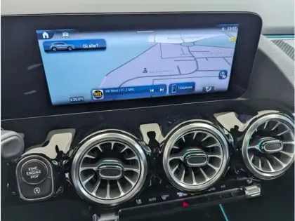 Photo 15 Mercedes GLA 200 d AMG Line