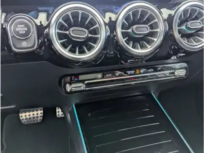 Photo 18 Mercedes GLA 200 d AMG Line