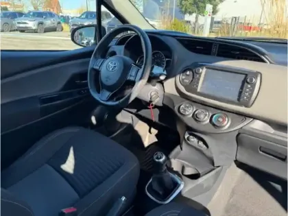 Photo 15 Toyota Yaris 70 VVT-i France