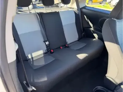 Photo 11 Toyota Yaris 70 VVT-i France