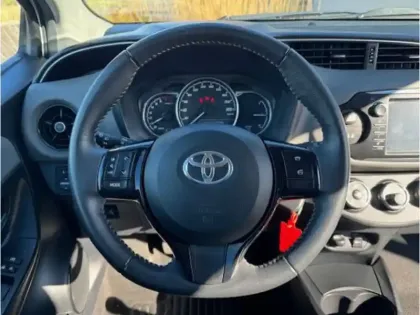 Photo 7 Toyota Yaris 70 VVT-i France