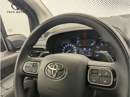 Photo 19 Toyota Proace 1.5 LONG 130 D-4D DYNAMIC BVA 7 PLACES