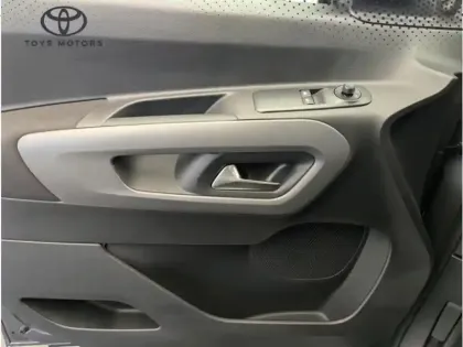 Photo 16 Toyota Proace 1.5 LONG 130 D-4D DYNAMIC BVA 7 PLACES