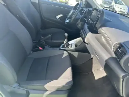 Photo 18 Toyota Yaris 70 VVT-i Design