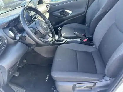 Photo 15 Toyota Yaris 70 VVT-i Design