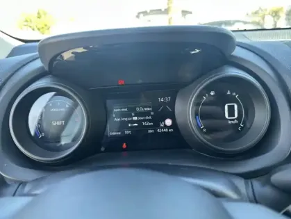 Photo 11 Toyota Yaris 70 VVT-i Design