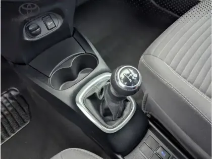 Photo 22 Toyota Yaris 70 VVT-i France