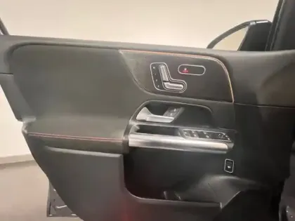 Photo 16 Mercedes Classe B 180 AMG Line Edition