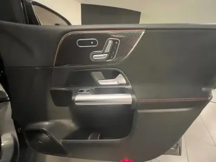 Photo 20 Mercedes Classe B 180 AMG Line Edition