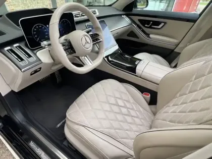 Photo 9 Mercedes CLA 400 d 4MATIC Berline AMG Line