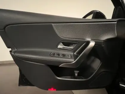 Photo 16 Mercedes Classe A 180 d Progressive Line