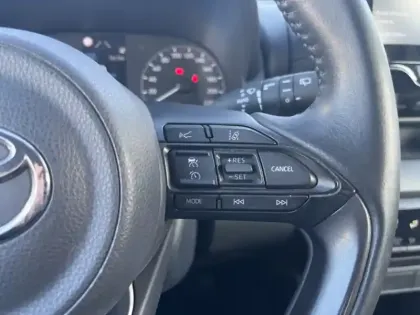 Photo 13 Toyota Yaris Hybride 116h Dynamic