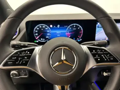 Photo 17 Mercedes GLA 200 d Progressive Line