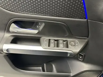 Photo 16 Mercedes GLB 200 d Progressive Line