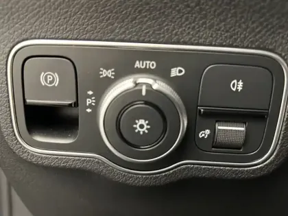 Photo 18 Mercedes GLB 200 d Progressive Line