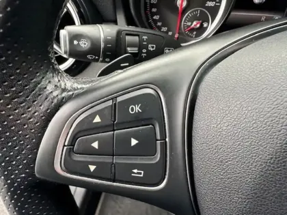 Photo 8 Mercedes GLA 200 d Starlight Edition