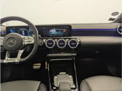 Photo 8 Mercedes Classe A AMG 35 4MATIC Berline