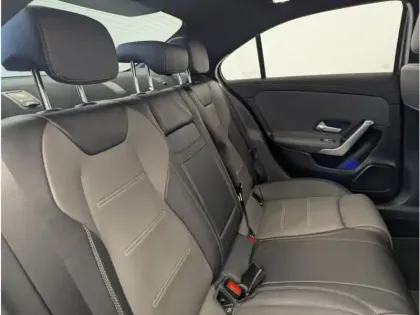Photo 11 Mercedes Classe A AMG 35 4MATIC Berline