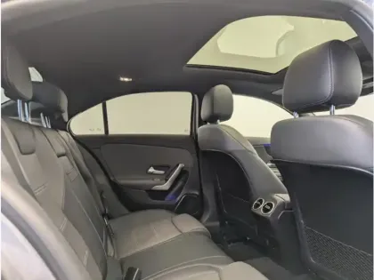 Photo 10 Mercedes Classe A AMG 35 4MATIC Berline