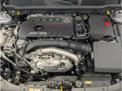 Photo 25 Mercedes Classe A AMG 35 4MATIC Berline