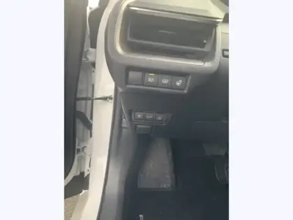 Photo 18 Toyota Prius Hybride Rechargeable 223ch Design PHE