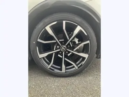 Photo 8 Toyota Prius Hybride Rechargeable 223ch Design PHE