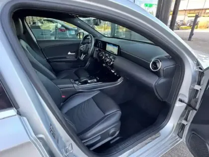 Photo 12 Mercedes Classe A 200 d Berline Business Line