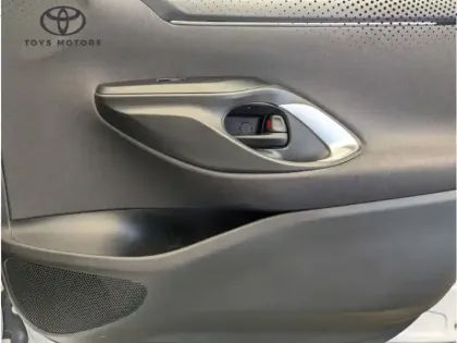 Photo 11 Toyota Yaris Hybride 116h Design