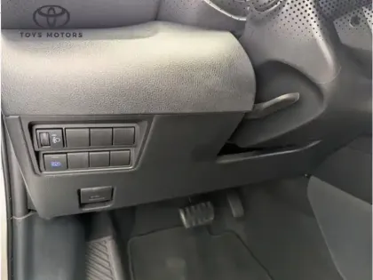 Photo 14 Toyota Yaris Hybride 116h Design