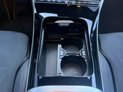 Photo 13 Mercedes Classe C Berline 300 e Hybrid EQ AMG Line