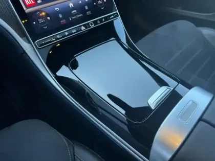 Photo 26 Mercedes Classe C Berline 300 e Hybrid EQ AMG Line