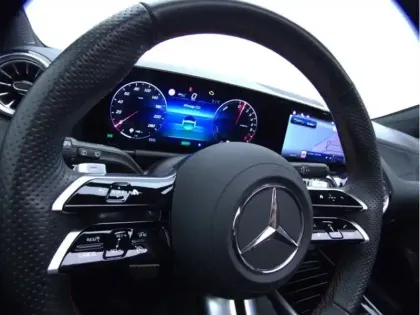 Photo 9 Mercedes GLA 250 e Hybrid EQ AMG Line