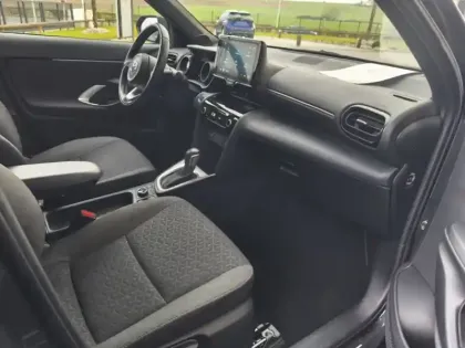 Photo 10 Toyota Yaris Hybride 1.5 HYBRID 116H DESIGN AWD AUTO