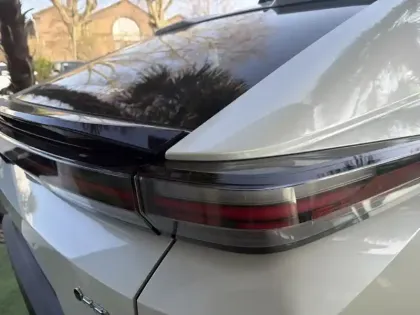 Photo 17 Toyota C-HR Design Grande Autonomie 77 kWh 224ch +