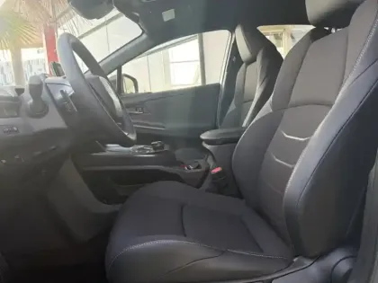 Photo 13 Toyota C-HR Design Grande Autonomie 77 kWh 224ch +