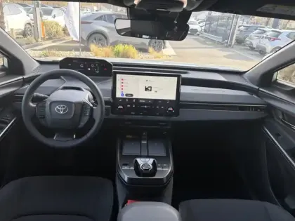 Photo 10 Toyota C-HR Design Grande Autonomie 77 kWh 224ch +