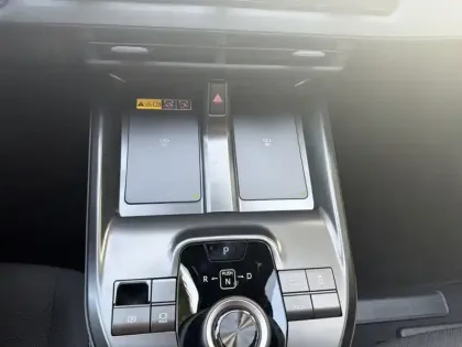 Photo 11 Toyota C-HR Design Grande Autonomie 77 kWh 224ch +