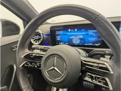 Photo 23 Mercedes Classe A 250 e Hybrid EQ AMG Line
