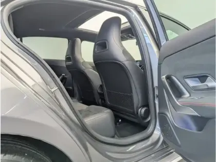 Photo 8 Mercedes Classe A 250 e Hybrid EQ AMG Line