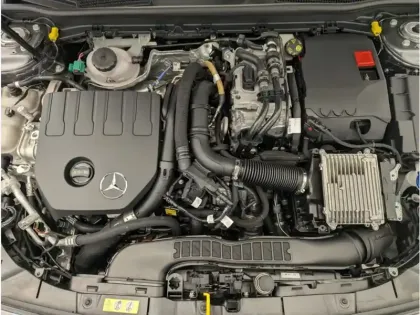 Photo 17 Mercedes Classe A 250 e Hybrid EQ AMG Line