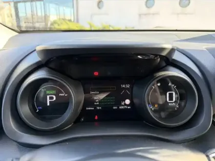 Photo 19 Toyota Yaris Hybride 1.5 HYBRID 116H DYNAMIC BUSINESS