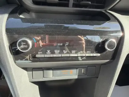 Photo 13 Toyota Yaris Hybride 1.5 HYBRID 116H DYNAMIC BUSINESS